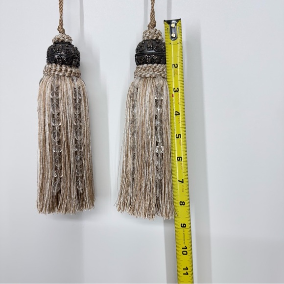 Bed Bath & Beyond Ivory Tan Clear Beaded Capped Tassel Curtain Tiebacks - Picture 13 of 13